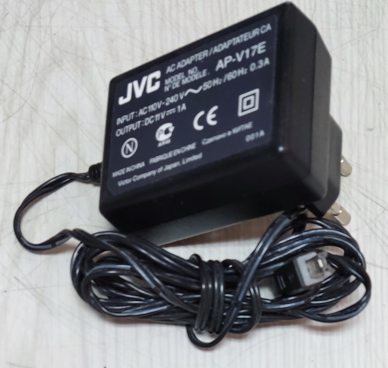 ADAPTADOR JVC AC CARGADOR AP-V17E PARA MODELO GR-DF420